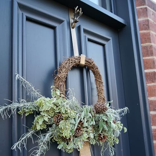 Ivyline Christmas Deer Wreath Hanger in Brass - Door and Wall Festive Decoration - Holiday Seasonal Holder - H38 x W3 cm