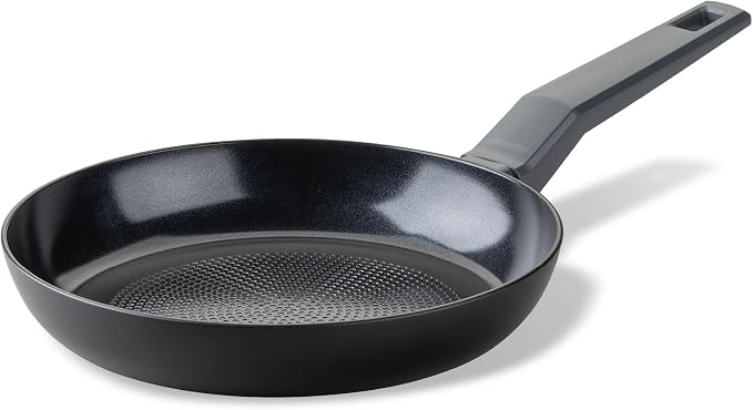 Fackelmann STATEMENT 24cm Frying Pan, Recycled Aluminium, Non-Stick PFAS Free Ceramic Coating, Honeycomb Base Structure, Comfort Grip Handle, All Stoves Including Induction, 42.5x24x4.3cm, Ash Grey