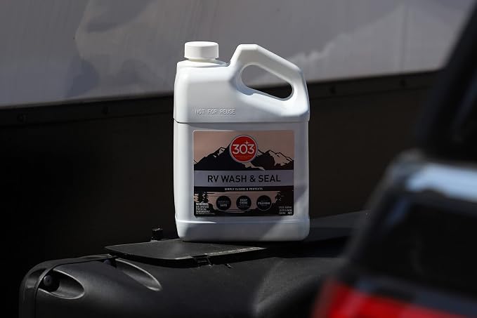 303 Products RV Wash & Seal - Clean, Streak-Free Finish, pH Neutral with High Foaming Formula, Provides A Deep Gloss Finish on RVs, Campers, Pop-ups, and Motorhomes, 1 Gallon (30240)