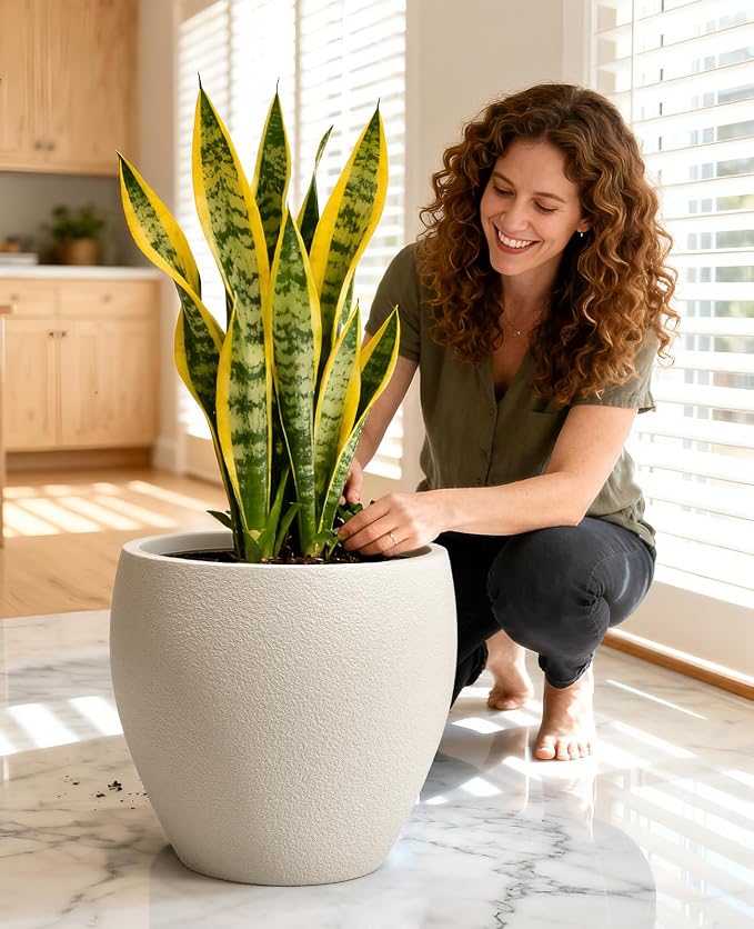 homenote Flower Pots 14.5 Inch,Large Plant Pots Indoor with Drainage,Plastic Pots for Plants,Garden Pots for Outdoor,Large Planters for Indoor Plants,Big Plastic Planter,White