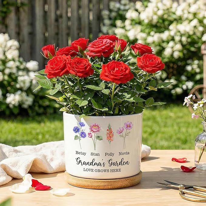Personalized Mom Flower Pot, Custom Birth Flower Planter with Kids Names, Mom's Garden Plant Pot, Custom Grandma Gift, Gift for Mimi, Mama, Nana, Gigi