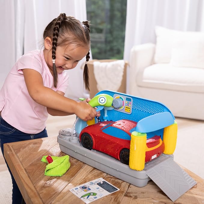 Melissa & Doug Spray & Shine Car Wash Color-Changing Water Toy Play Set Boys and Girls 3+