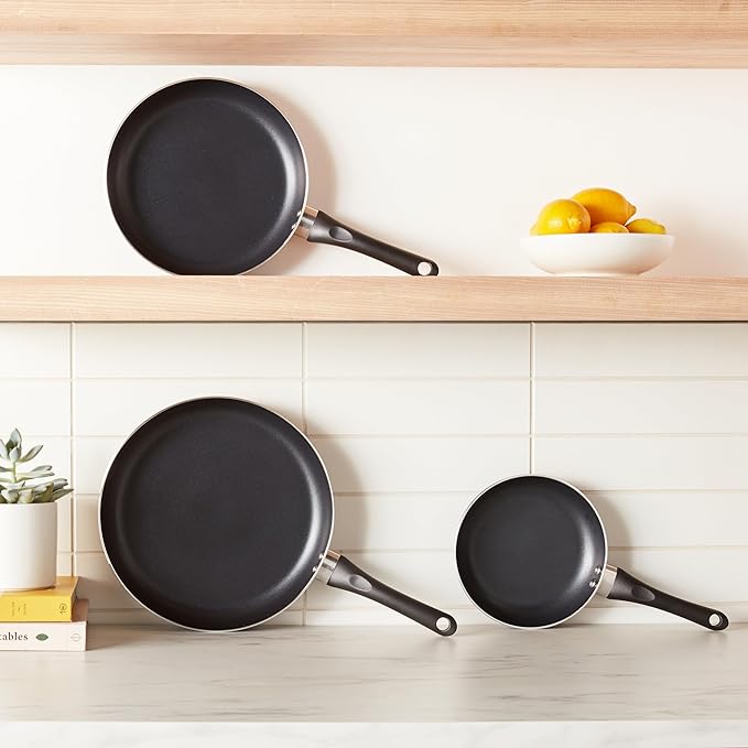Amazon Basics Non-Stick 3-Piece Frying Pan Set with Stay Cool Handles, 8-inch, 10-inch, 12-inch, Black