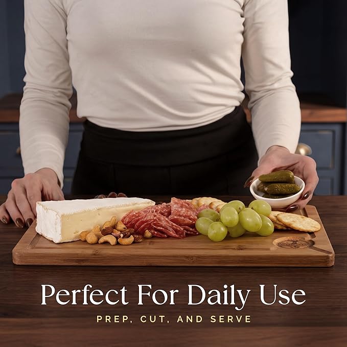 Deer & Oak Large Carbonized Cutting Board 15" x 9.8" x 0.8", Pre-Oiled Bamboo Wooden Cutting Board for Carving Meat, Fish, Vegetables, Fruits, Cheese, and Bread