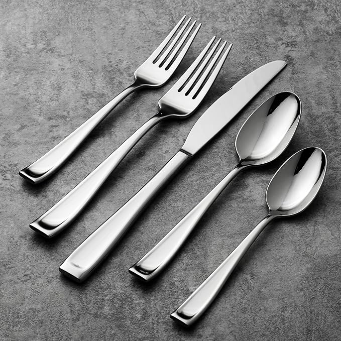 Oneida Silverware Set, Moda Fine Flatware Dinner Forks Set, Service For 4, 18/10 Stainless Steel, Rust Resistant, Mirror Finish, Dishwasher Safe, Dining Utensils Sets, Fork (Silver, 4 Pieces)
